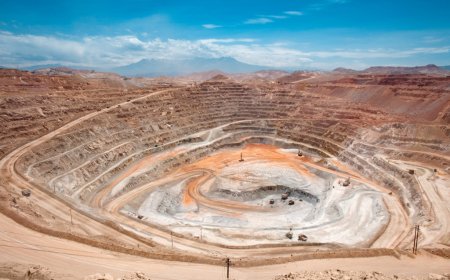 Peru economy grows more than expected in February on mining gains