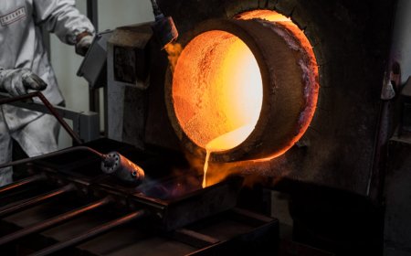 Gold price falls again after biggest daily slump in almost two years