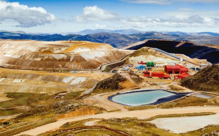 Newmont sticks to mine investment delay, dashing Peru hopes