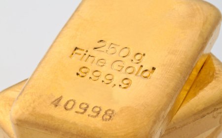 Gold price falls over 1% as wider market crash spills over