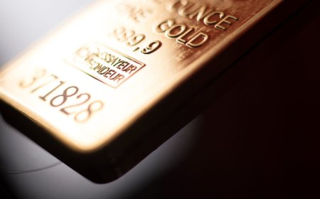 Gold price set for first weekly loss of 2025 as investors take profits