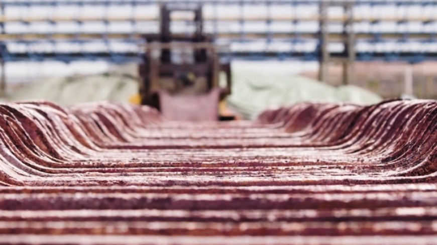 Trafigura flags trading headwinds as payouts outstrip profit